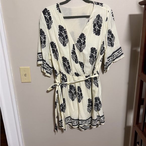 Cupshe Black and Cream Patterned Jumpsuit - Picture 2 of 6